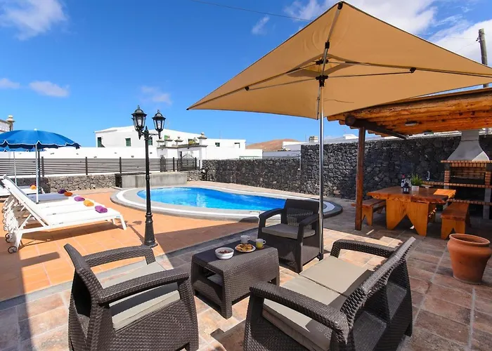 Willa Calderetas Tinguaton